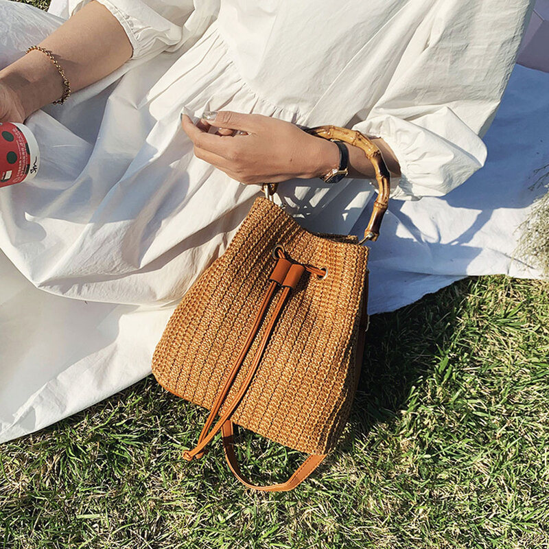 새로운 여름 버킷 밀짚 가방 대나무 손잡이 짠 등나무 가방 해변 여성 핸드백 라피아 숙녀 어깨 크로스 바디 가방 볼소, 2021
