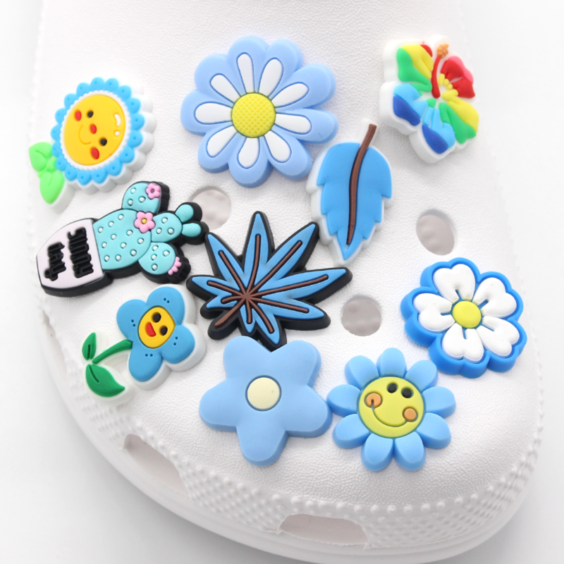 Nowe 1 szt. Niebieskie buty Charms Cartoon słonecznik akcesoria do obuwia pasujące do damskie drewniaki PVC dekoracje dla dziewczynek dzieci X-mas prezenty