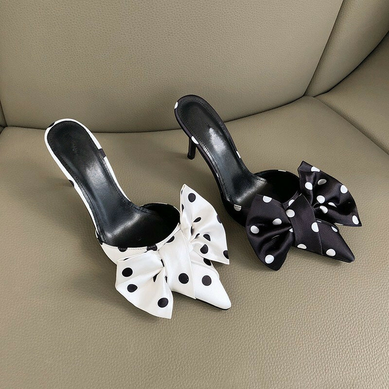 Bow-Knot รองเท้าแตะผู้หญิงหรูหราสไลด์รองเท้าส้นสูง Sandalias Mujer เซ็กซี่ Pointed Toe ผู้หญิงหนังรองเท้านอก Zapatos De Mujer