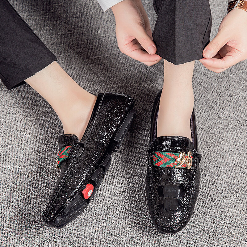 2021 Winter Fur Loafers Men Casual Shoes Leather Slip On Flats Luxury Designer Fashion Moccasins Boat Footwear Comfy Man Shoes