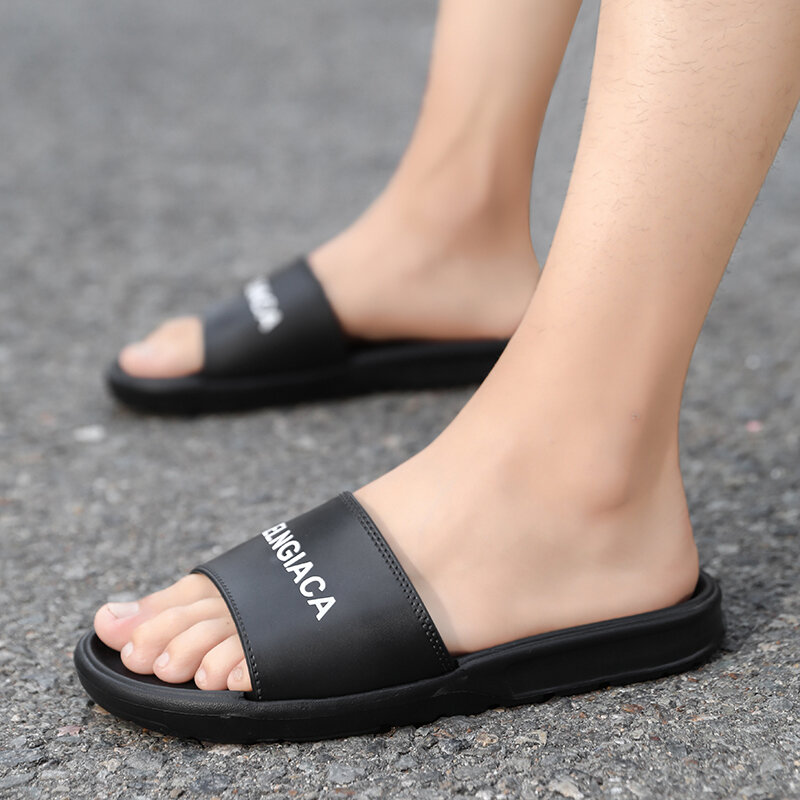 New Arrival Summer Outdoor Walking Shoes Men Non-Slip Lightweight Cosy Flip Flos Men Slippers Zapatillas Chinelo Masculino