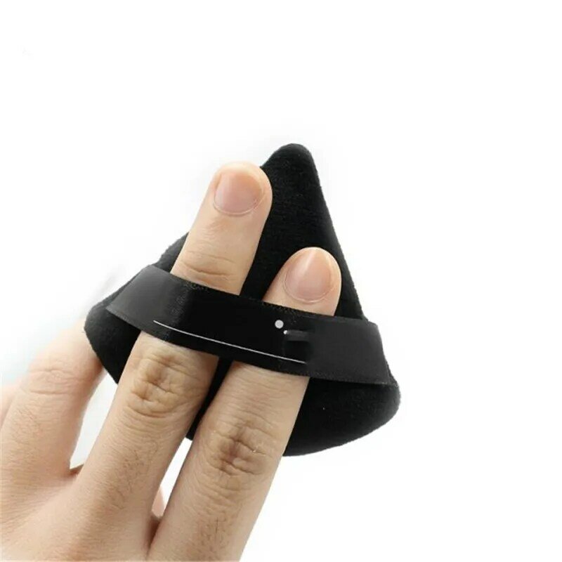 크리에이티브 삼각형 모양의 부드러운 벨벳 페이스 바디 프로 화장품 퍼프 작은 휴대용 블랙 화이트 뷰티 메이크업 파우더 퍼프, 1 개