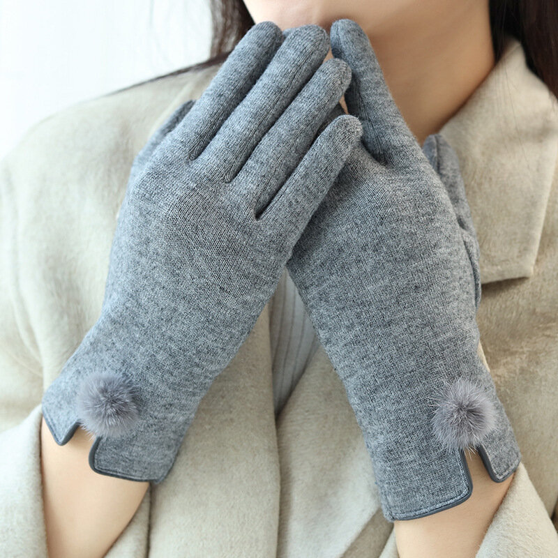 Nieuwe Vrouwen Winter Warm Touchscreen Dunne Fleece Niet Opgeblazen Hairball Elegante Vrouwelijke Winddicht Fietsen Drive Mittens Handschoenen