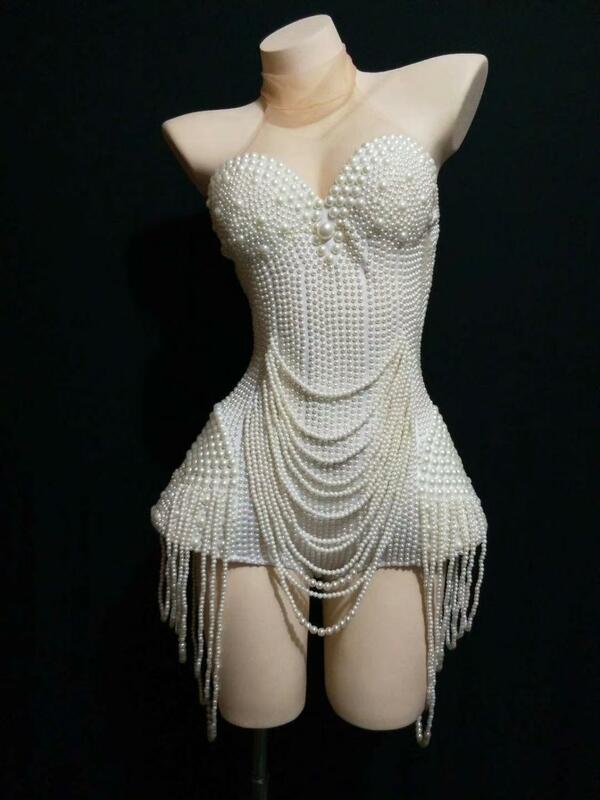 エレガントな白真珠タッセルパーティースーツ女性のセクシーなメッシュホルターネック縞ウェディングスーツdj歌手 & ダンスステージ衣装