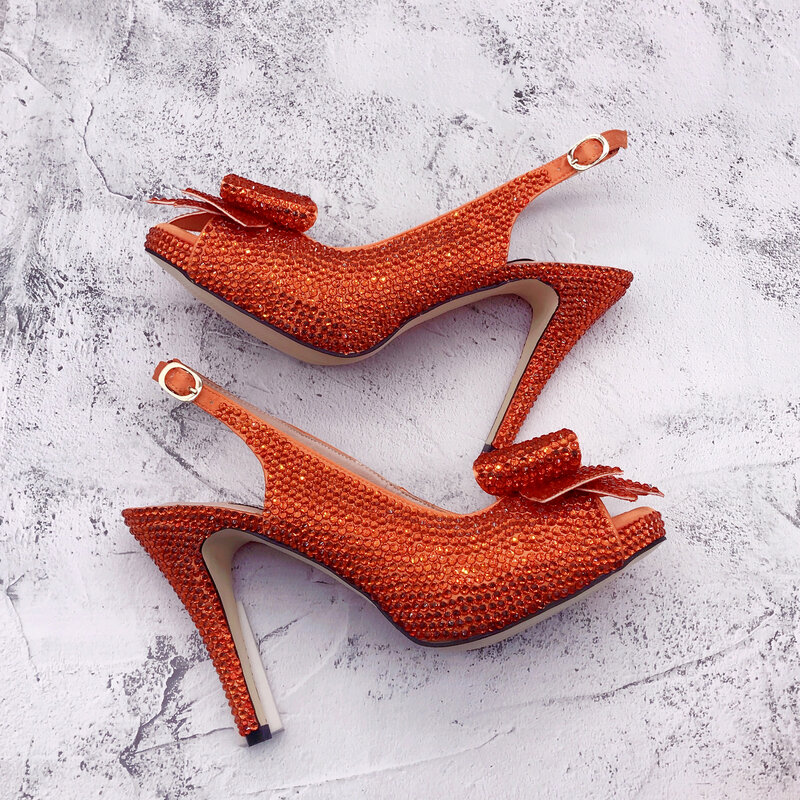 Bs1433 customizável vários sapatos femininos de salto bombas de vestido de noiva sapatos de casamento arco sapatos de cristal laranja com saco de harmonização conjunto