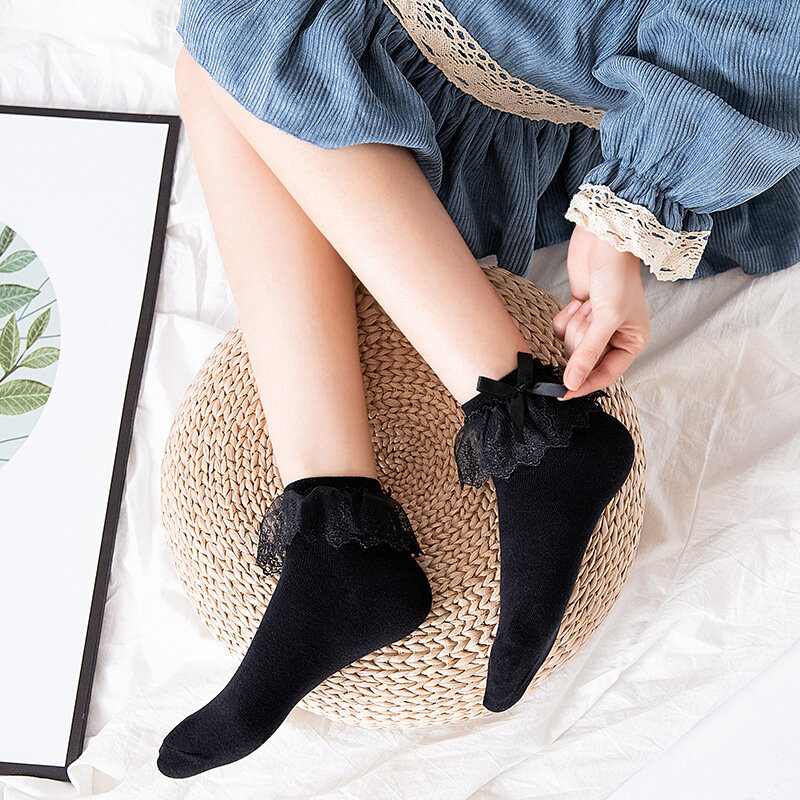 Calcetines cortos de algodón para mujer, calcetín informal de princesa Lolita, con lazo de encaje y volantes de flores, color blanco y negro, Cosplay de Anime japonés