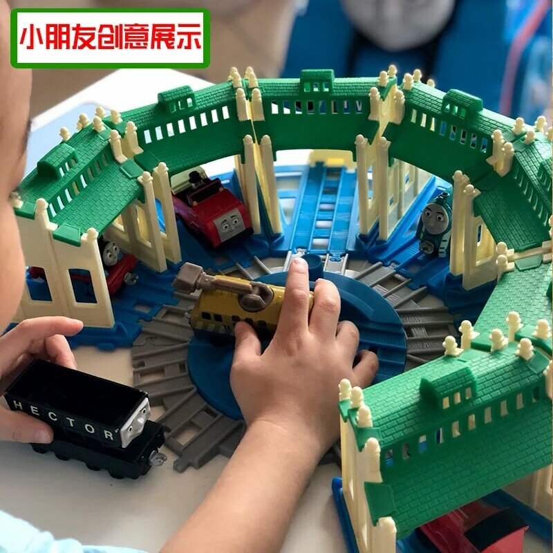 Electric train scene track set Parking garage combination electric train universal and extended viaduct up and down slope set