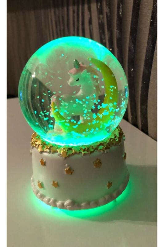 Boule de neige en forme de licorne, boule de neige en cristal, cadeau lumineux pour le bureau et la maison