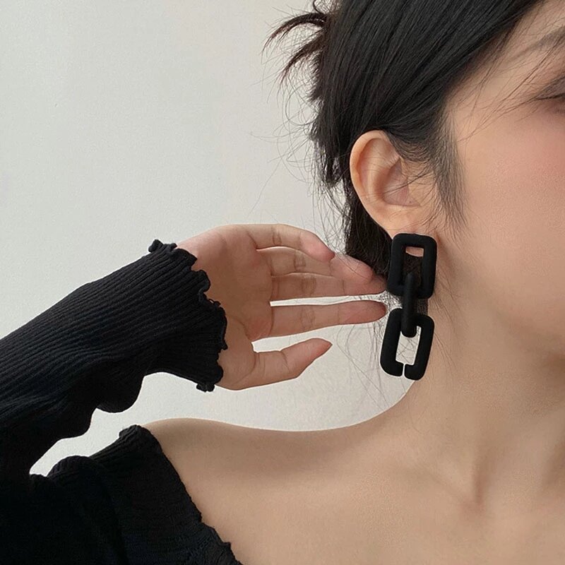 Black Flocking Retro Ladies Earrings Punk Geometric Heart-Shaped Round Oval Exaggerated Temperament Gothic Accessories Earrings