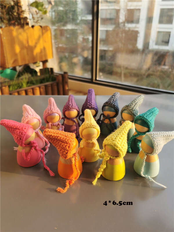 Boneka Pelangi Kayu Sulam Di Beanies untuk Mainan Montessori Topi Rajut Pasak Alami Kayu Blok Dapat Ditumpuk Pastel