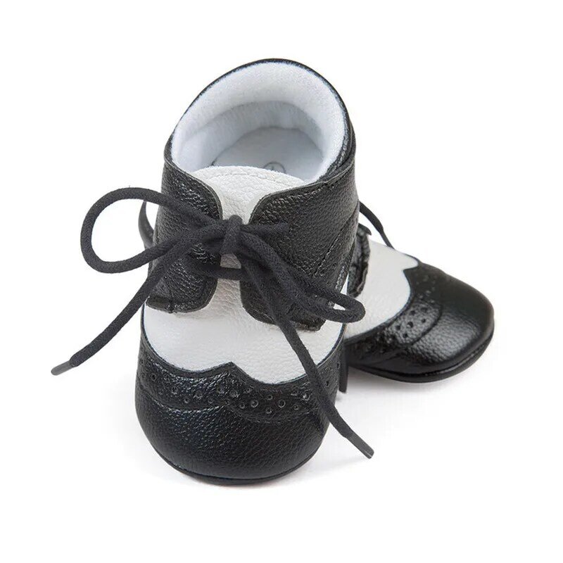 Nowonarodzone dziecko chłopiec dziewczyna buciki buty miękki gumowy spód solidna skóra sukienka Oxford maluch mokasyny szopka obuwie dziecięce