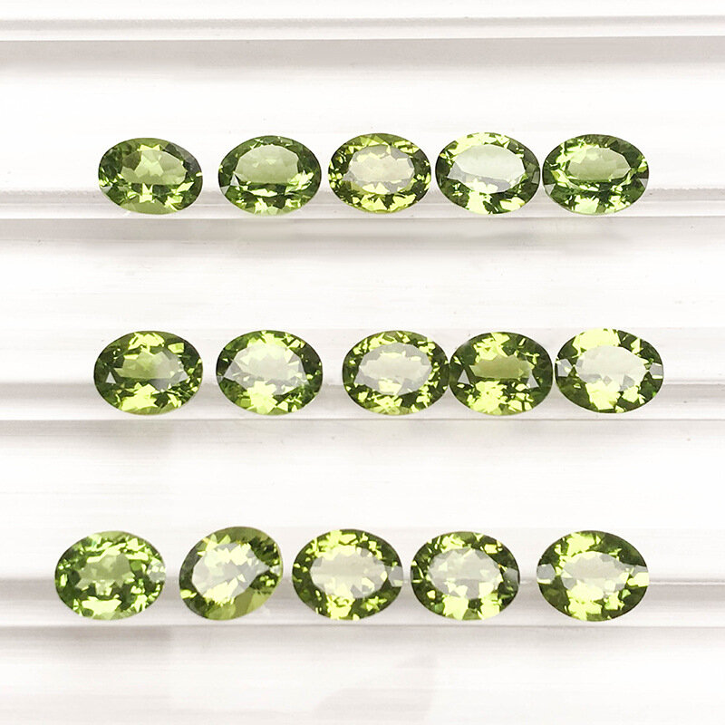 Wholesale Natural Peridot Bare Stone, Egg-shaped Crystal Ring Surface, Semi-finished Products, Etc. 4x6mm