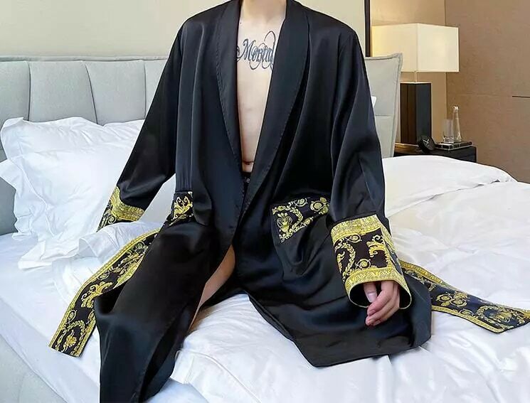 Luxury New Light Black Gold Printing Trend Robe indossa giacca a vento Palace Fashion Home Long Men Women Jacket Trench Coat White