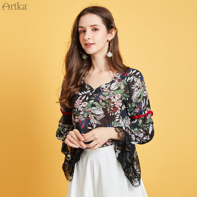 Женская шифоновая блузка ARTKA, черная Свободная блузка с винтажным принтом, расклешенными рукавами, V-образным вырезом, кружевная, весна-лето, 2020