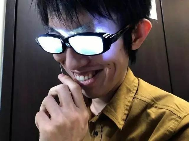 اليابان أنيمي Led أضواء متوهجة نظارات لعب الأدوار على الانترنت الأداء الفرح حفلة الدعائم ألعاب احتفالات عيد الميلاد