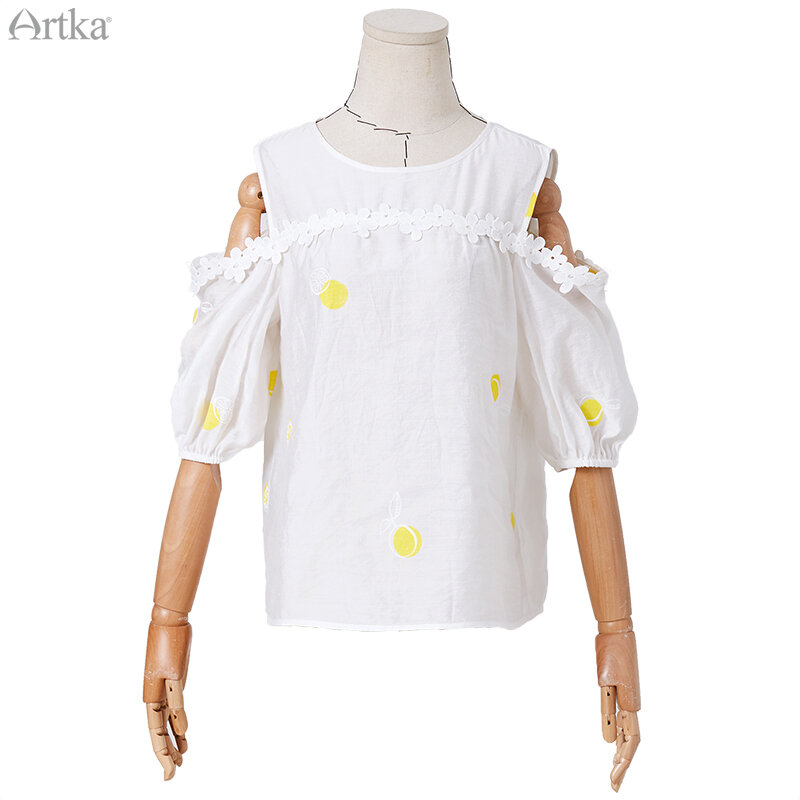 ARTKA-Blusa holgada de gasa con hombros descubiertos para verano, camisa blanca con estampado a la moda para mujer, manga corta, encaje, SA20205C, 2020