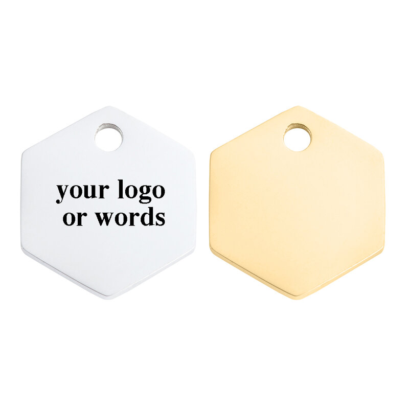 O laser de mylongingcharm 50 pces gravou a etiqueta do logotipo personalizado seu logotipo ou texto 10mm x 11.5mm hexagonal tags encantos para colares pulseiras