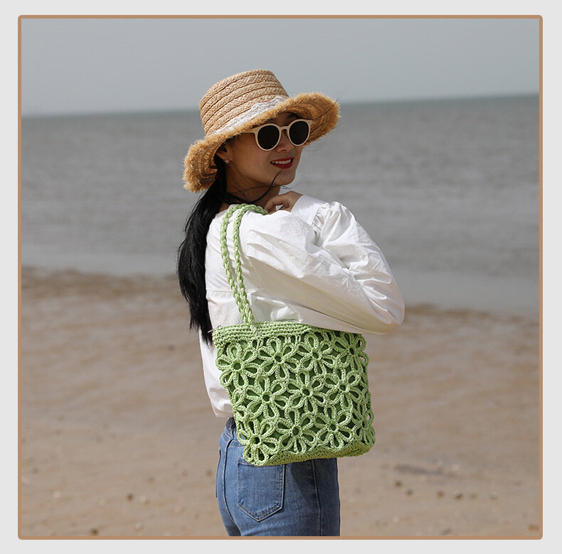 حقيبة منسوجة بالزهور مجوفة للنساء ، حقيبة قش محمولة ، حقيبة راتان للشاطئ ، عطلة على شاطئ البحر ، جديدة ،