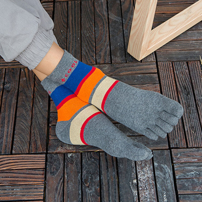Calcetines de algodón con cinco dedos para hombre, medias coloridas y transpirables a rayas, informales, fibra de bambú, alta calidad
