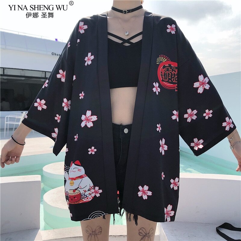 Lucky Cat Kimonoญี่ปุ่นStreetwearเสื้อHarajuku Robeเสื้อผ้าสไตล์ญี่ปุ่นฤดูร้อนผู้ชายผู้หญิงสีดำสีขาวเสื้อ