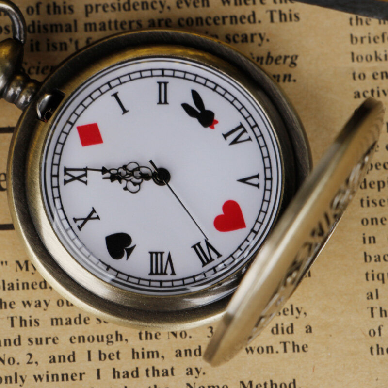 Часы наручные «Алиса и страны чудес» в стиле ретро