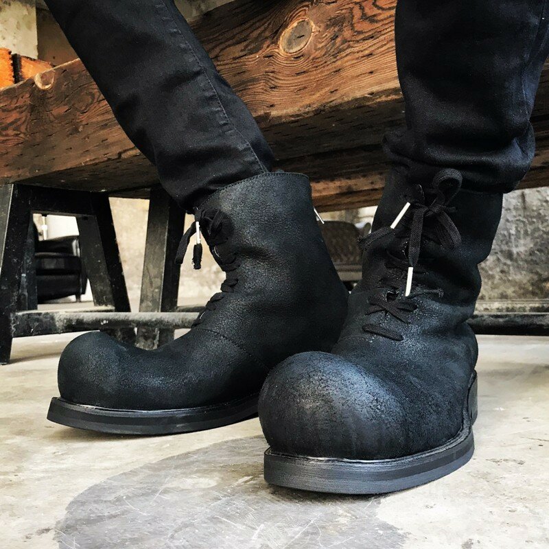 تو جولة Harajuku كبير الرجال جلد طبيعي زيادة الأحذية Vintage شخصية الدانتيل يصل الظهر البريدي الأسود الذكور جلد البقر منتصف العجل الأحذية