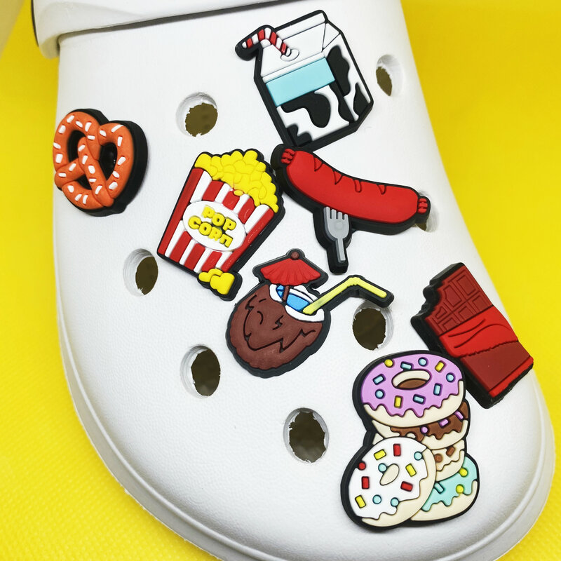1 pz vendita cartone animato ciambella scarpe accessori scarpe hot dog charms Crocs di latte per bambini