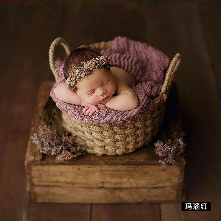 Bayi Baru Lahir Bungkus Gelembung Fotografi Bayi Latar Belakang Pemotretan Retro Paket Bayi Diisi Keranjang Foto Studio