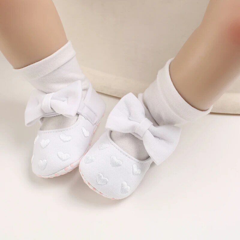 Wiosenny i styl jesienny Baby piękna kokarda chrzest księżniczka buty płaskie wygodne dziecięce obuwie 0-18 miesięcy buty dziecięce