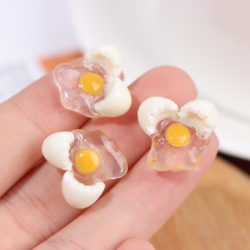 Mini ovos quebrados para casa de bonecas, miniatura espaço para ovos de cozinha diy acessórios de brinquedos de resina