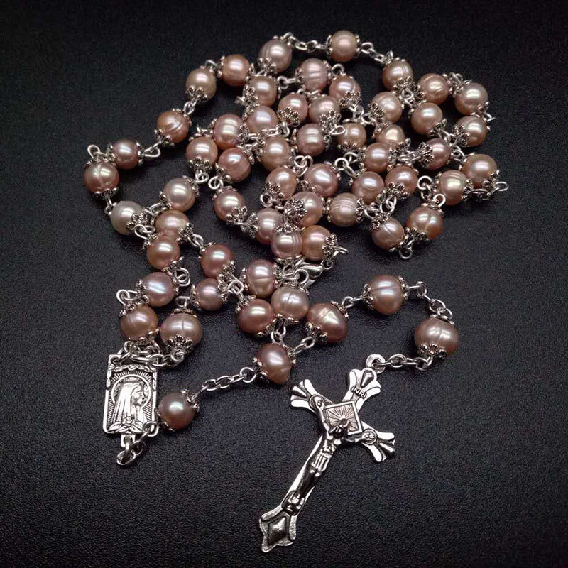 Kalung salib jarum melengkung kualitas tinggi rosario mutiara air tawar alami keagamaan dan dapat diberikan sebagai hadiah doa