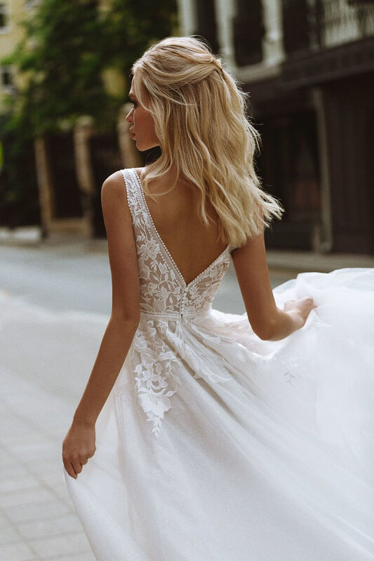 Ivory Boho Wedding Dress Sexy Backless V-Neck Appliques Lace Tulle Beach Bridal Dress Simple Wedding Gowns plus size
