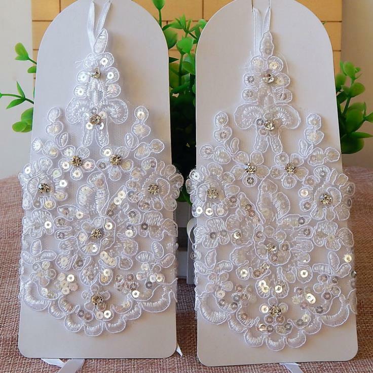 Bruids Handschoenen Elegante Korte Witte Kant Strass Vrouwen Vingerloze Handschoenen Bruiloft Accessoires
