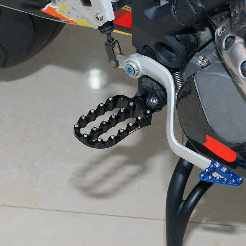 ปลอมขยายเท้า Footpegs หมุดพักเท้าสำหรับ Husqvarna 701 Enduro Supermoto 2016-2022 KTM 790 Adventure R 890ผจญภัย
