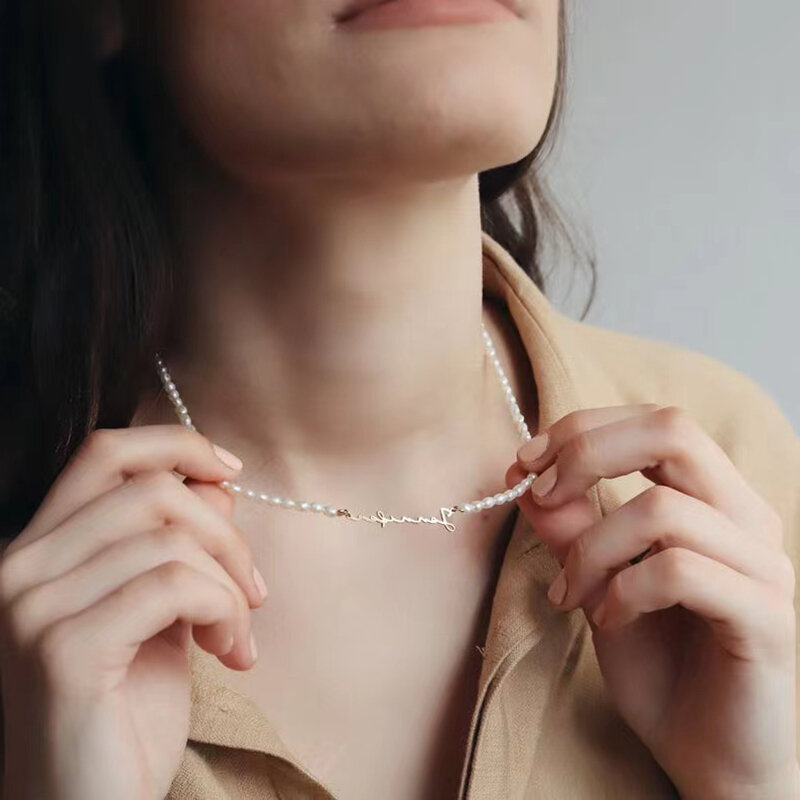 Klassische Französisch retro natürliche perle halskette kann angepasst werden name kurzen choker für frauen handgemachten schmuck mode alle-spiel