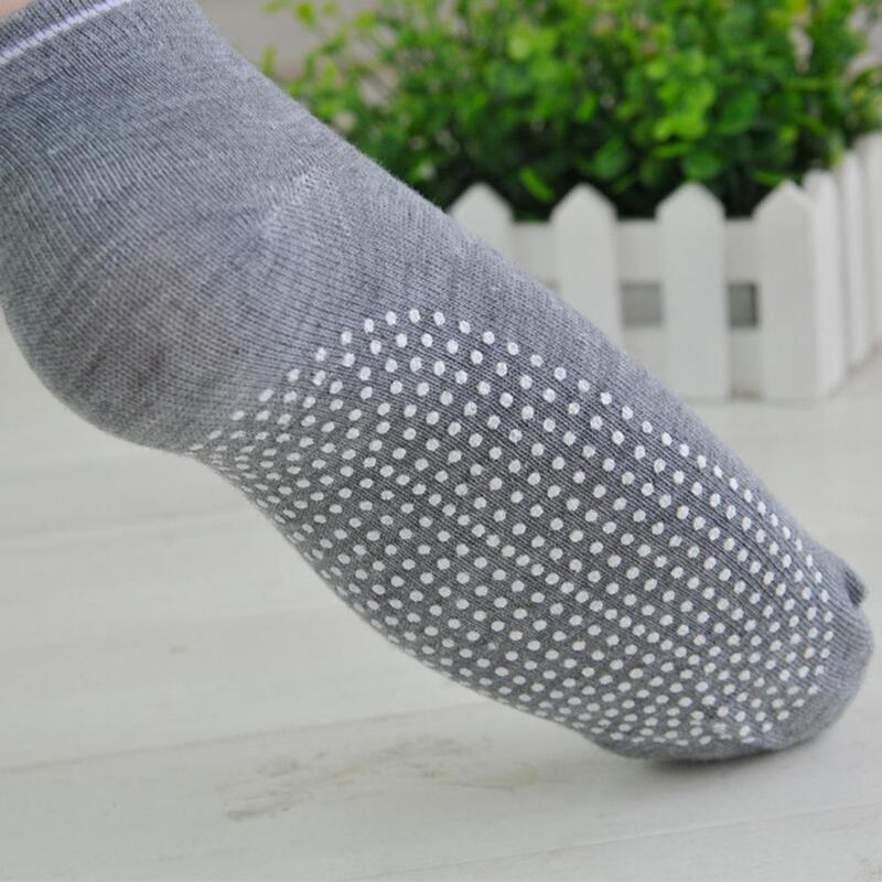 Frauen Socken Anti Slip Sport Balet Dance Yoga Socken Elastische 3D PVC Partikel Baumwolle Innen Gym Pilates Ankle Socken Frauen