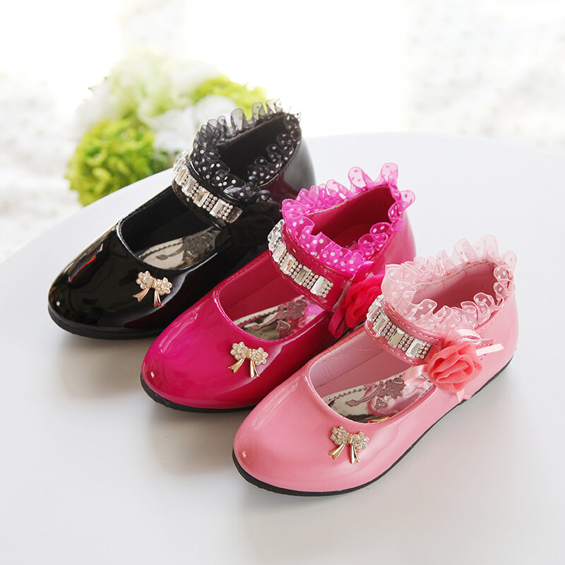 2021 nuovi bambini eleganti sandali in pelle PU principessa bambini ragazze abito da sposa scarpe con perline da festa per ragazze