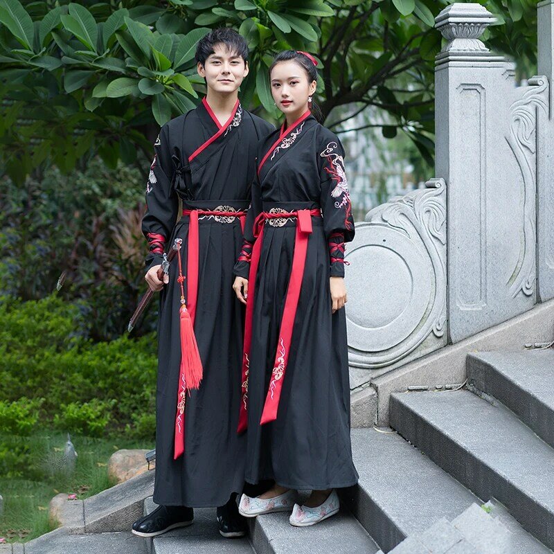 女性のための中国の赤いドレス,漢服のドレスの黒の刺繍,フォークダンスの衣装,伝統的な服