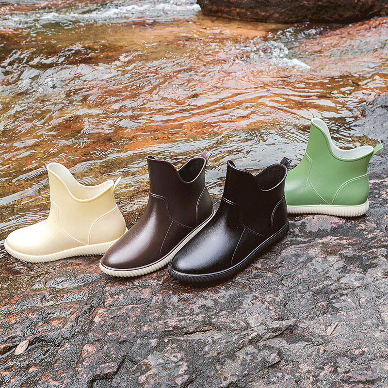 Rouroliu 2021ผู้หญิงข้อเท้า Jelly Rain Boots ใหม่ทำงานรองเท้าน้ำผู้ใหญ่ Non-Slip PVC รองเท้าฝน