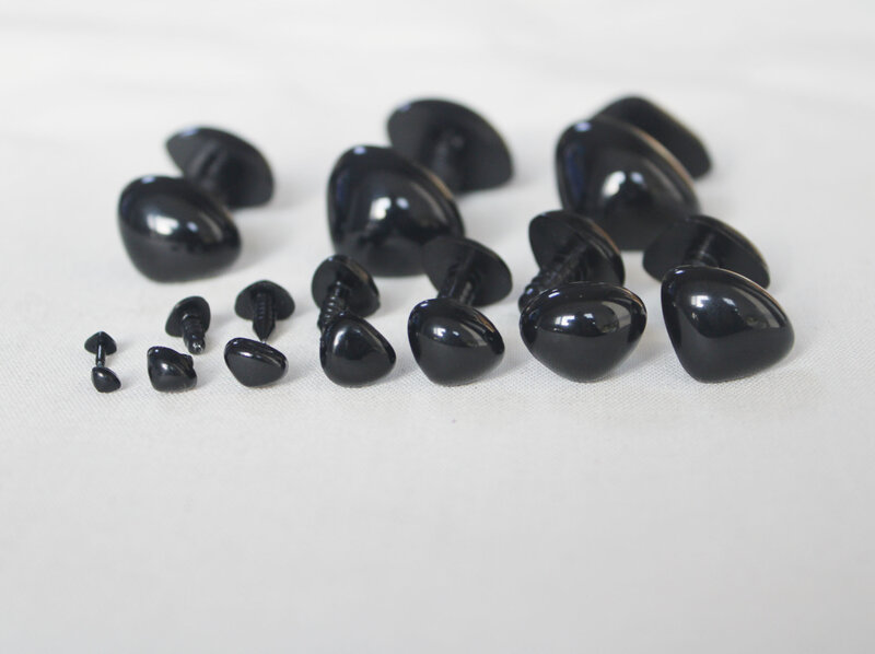 Nez de jouet de sécurité en plastique triangulaire noir avec rondelle, poupée de bricolage, haute qualité, 4.5mm, 7mm, 8mm, 9mm, 11mm, 12mm, 15mm, 18mm, 20mm, 22mm, 26mm, 30 pièces
