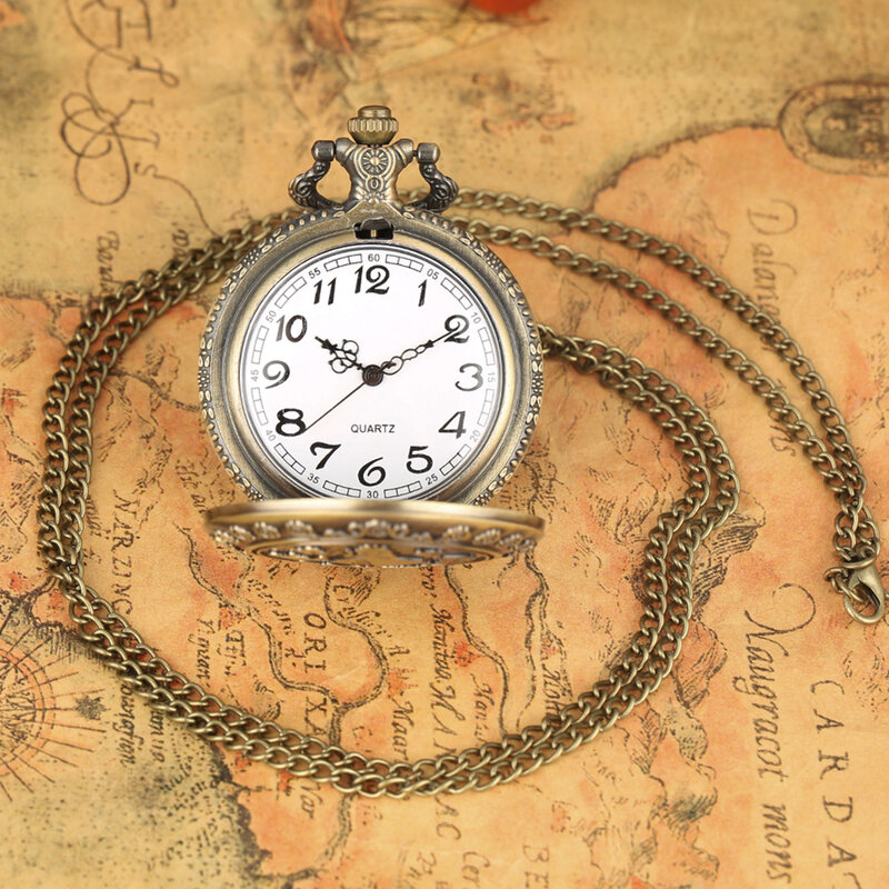 Reloj de bolsillo Retro de bronce Alice, accesorio de carrusel de póquer, collar de cuarzo con números árabes, colgante, regalo creativo para niña y mujer