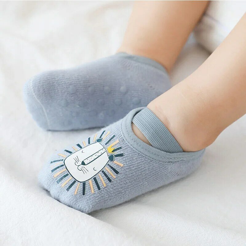 Детские Нескользящие носки, Милый хлопковый для новорожденных мальчиков и девочек, детские Нескользящие теплые носки с мультяшными животными, недорогие кроссовки