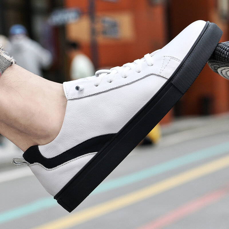 Sepatu Kulit Asli Sneakers Kasual Sepatu Pria Sepatu Kulit Berkualitas Nyaman Sepatu Pria Versi Korea Putih