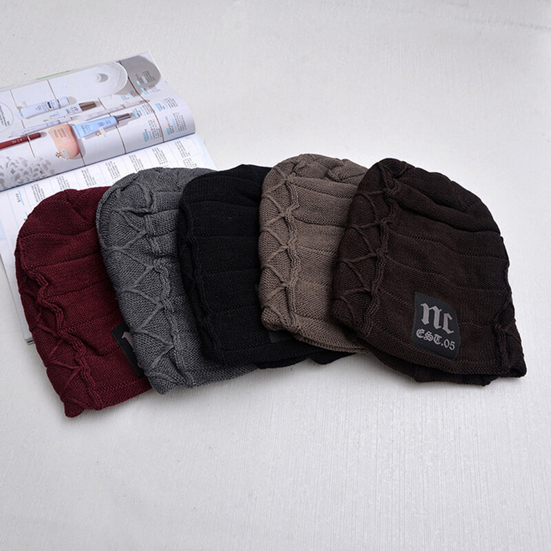 Bonnets Skullies chauds pour hommes et femmes, avec lettres tricotées, à la mode, col extérieur, décontracté, en laine douce, hiver