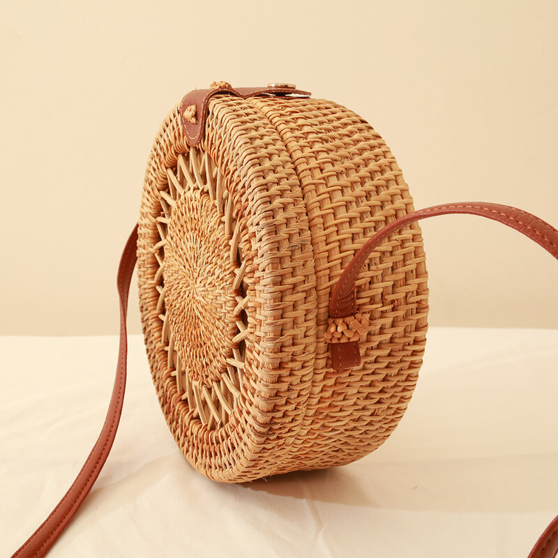 女性のための手作りの籐ビーチバッグ,丸い手織りのストローバッグ,夏のビーチバッグ,K5752