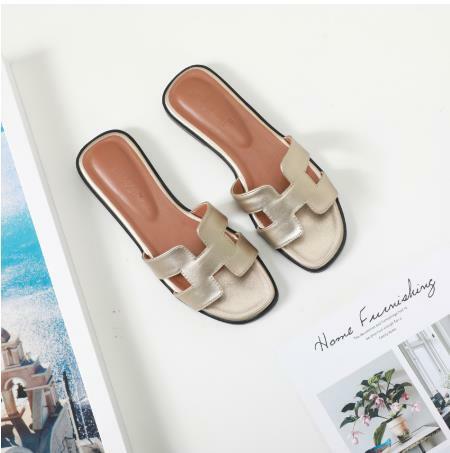 2020 New Slippers Female Summer Fashion Outer Wear Outdoor Flat yi zi tuo Rhinestone Red Wild Sandals and Slippers