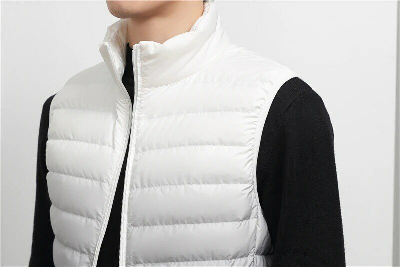 Men Gradient Color Sleeveless Puffer Jackets 2023 New Autumn Winter 90% White Duck Down Ultra Lightweight Men Down Coats