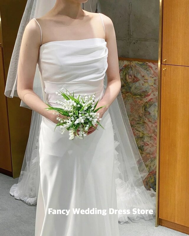 ラインのウェディングドレス,シンプル,韓国風,スパゲッティストラップ,ノースリーブ,床の長さ,カスタムメイド