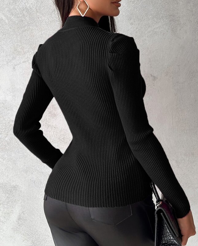 Женский трикотажный свитер с ложным воротником и длинным рукавом