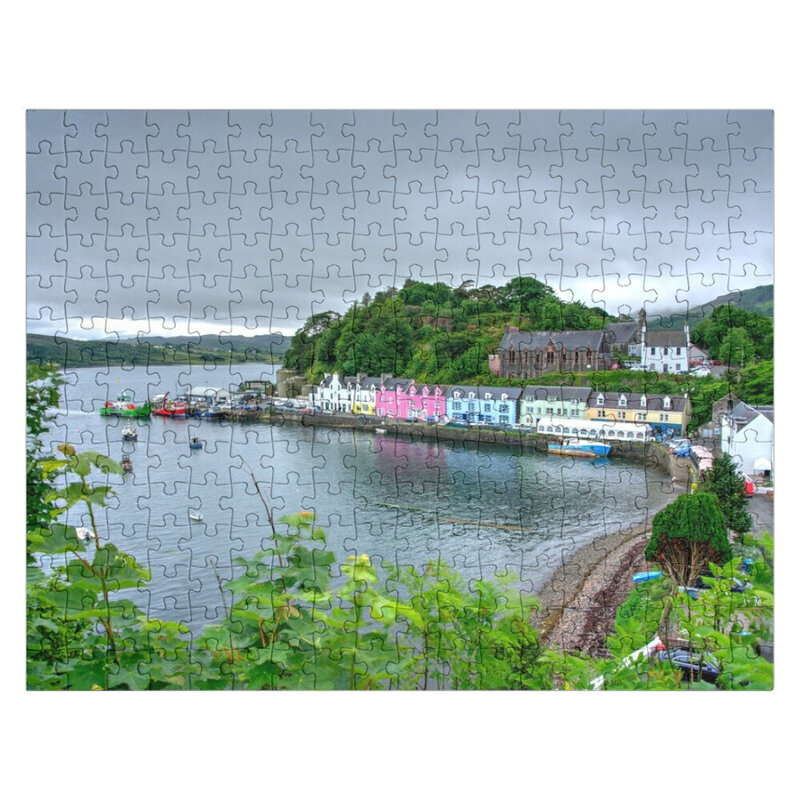 Quebra-cabeça feito sob encomenda do quebra-cabeça do porto de portree com nome feito sob encomenda do enigma de madeira da foto